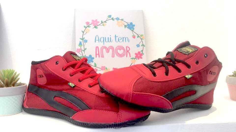 Red & Black Mid-top TAYGRA